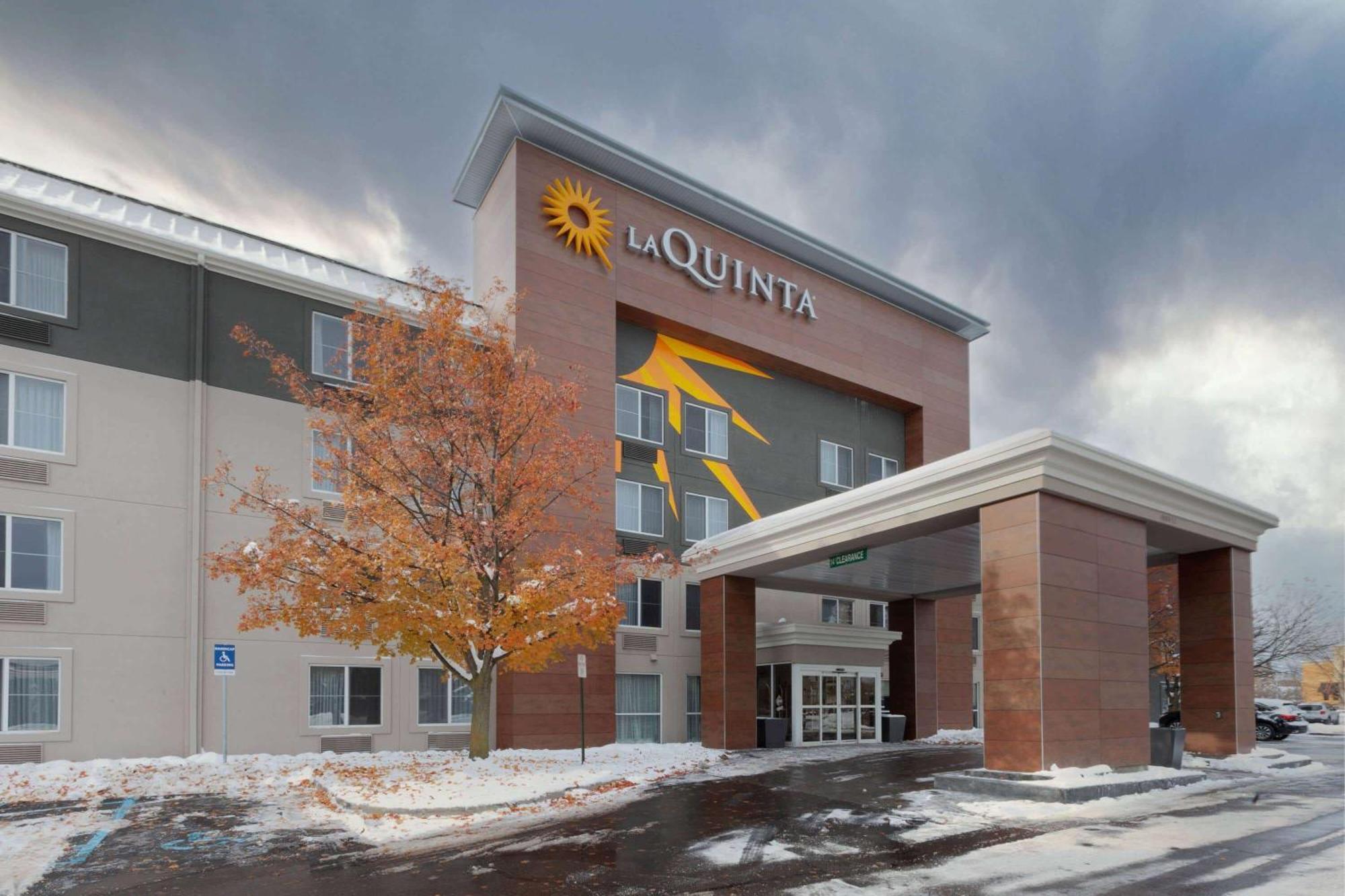 La Quinta By Wyndham Detroit Utica Exterior foto